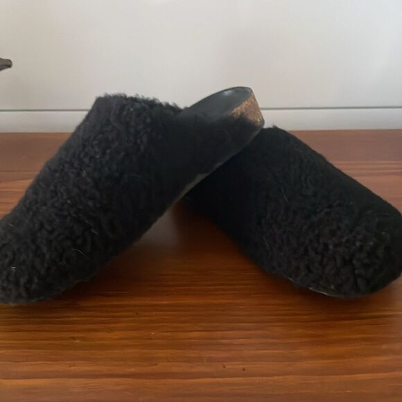 Jenni Kayne Shearling Moc Clog in Black - Picture 6 of 8